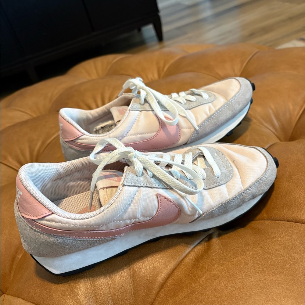 Womens Nike shoes